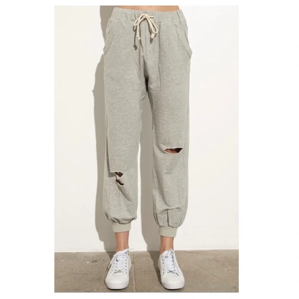 42 $20 start❤️ Comfy gray distressed joggers with pockets - Picture 2 of 5